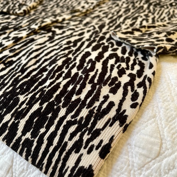 Talbots Leopard Print Cardigan Size Small EUC Classic Neutral - Picture 3 of 7